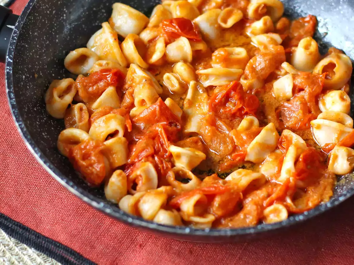 Calamars à la tomate : simples, parfumés et parfaits avec des pâtes ou du riz - photo 3