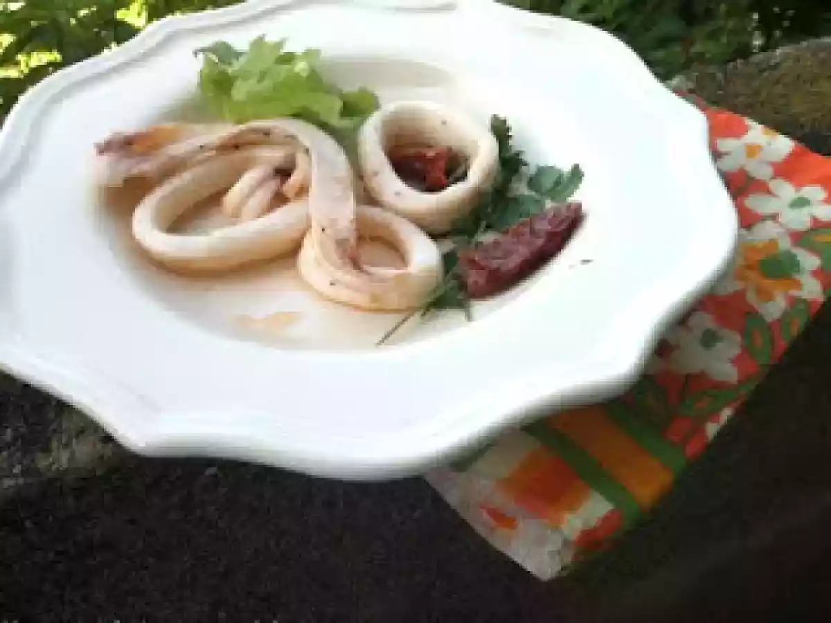 Calamars au piment d'Espelette et aux tomates confites.