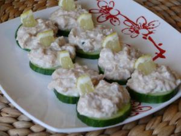 Canapés concombre à la mousse de thon