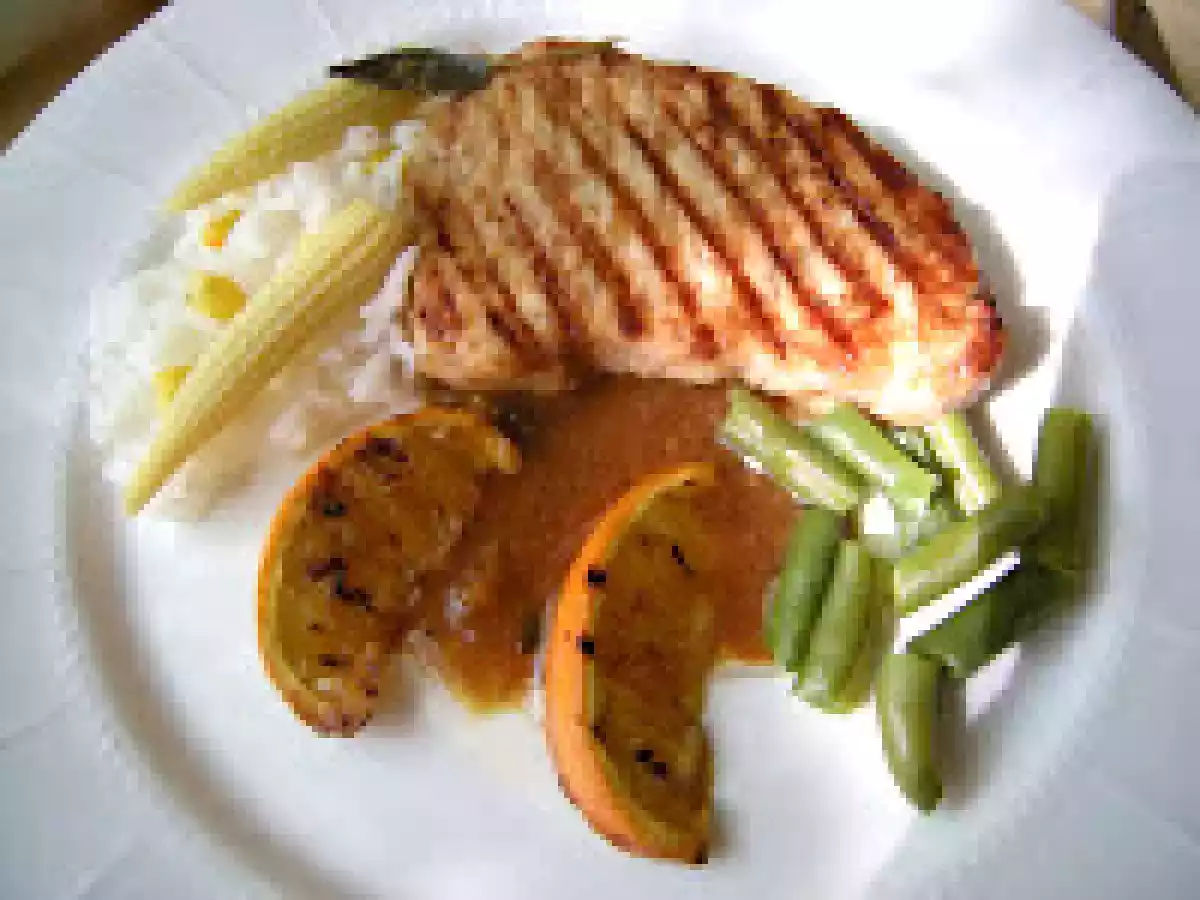 Canard rôti, marmelade d'oranges amères, pistaches et laurier