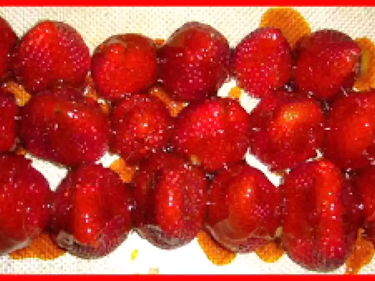 Candied strawberries (Fraises enrobées sucre d'orge)
