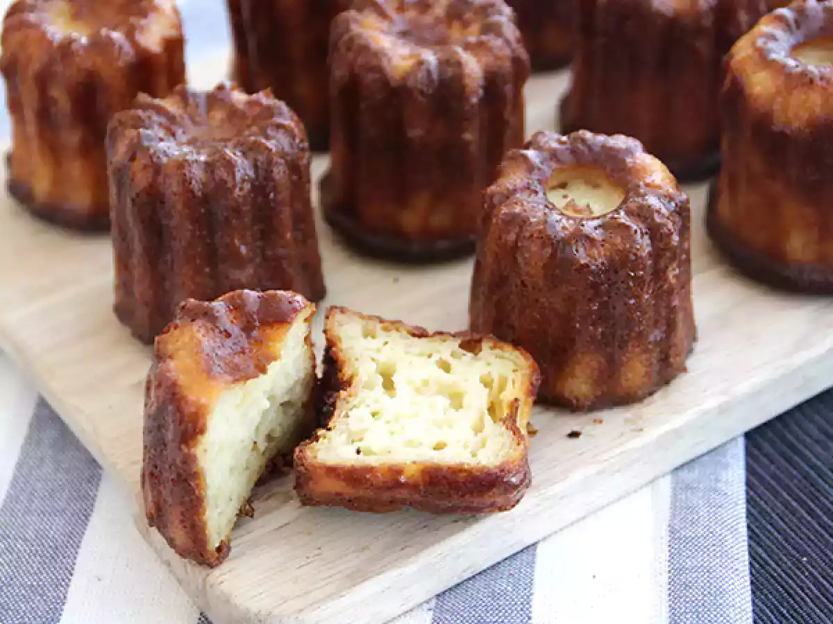 Canelés bordelais
