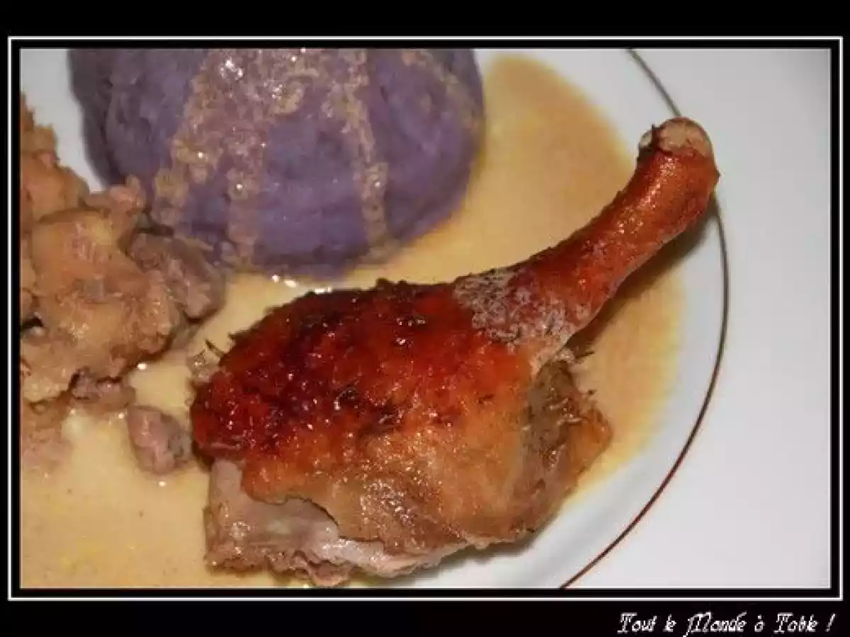 Canette au cidre farcie aux pommes et au foie gras et sa purée de vitelottes - photo 3