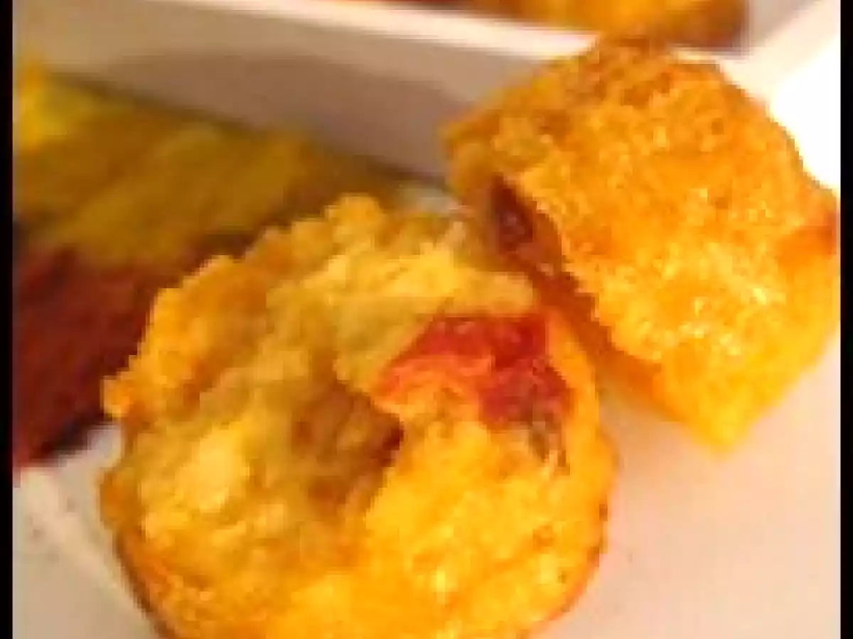 Cannelés fondants aux Epices du monde, chorizo et tomates séchées