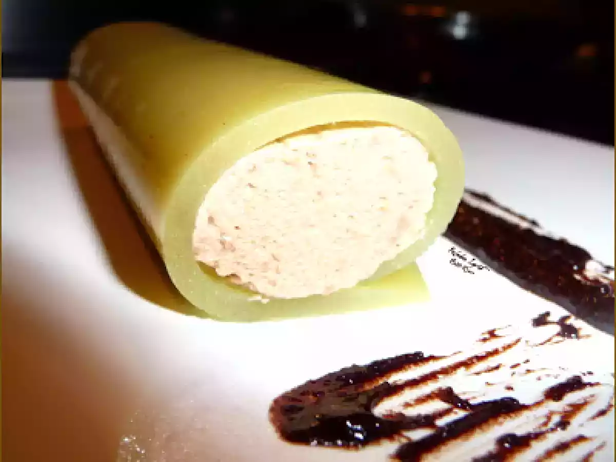 Cannellonis de Kiwi à l'Agar et sa Mousse.