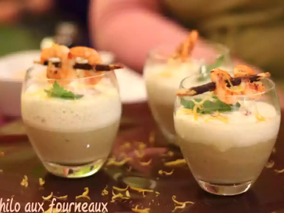 Cappucino d'endives & sa brochette de réglisse aux crevettes
