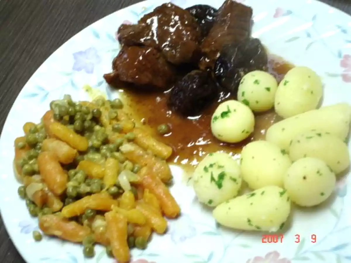 Carbonnades de veau à la gelée de groseilles et pruneaux - photo 4