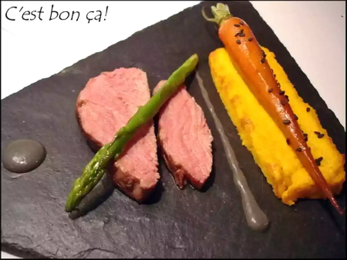Carottes nouvelles, filet de veau du Limousin basse température, et jus au sésame noir