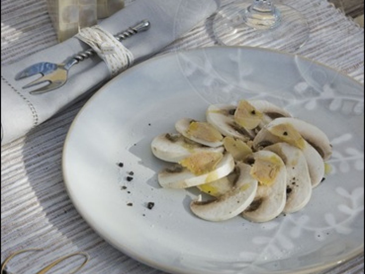 Recette : carpaccio champignons, foie gras et truffe Recette : carpaccio champignons, foie gras et truffe