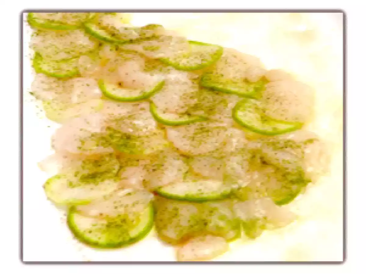 Carpaccio de St Jacques au thé matcha et aux radis green meat. - photo 2