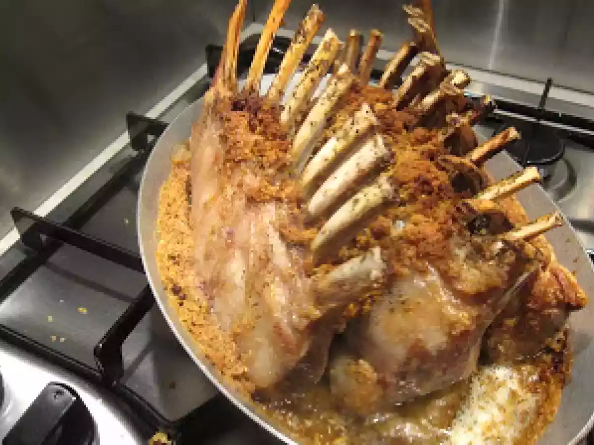 Carré d'agneau en croûte d'herbes