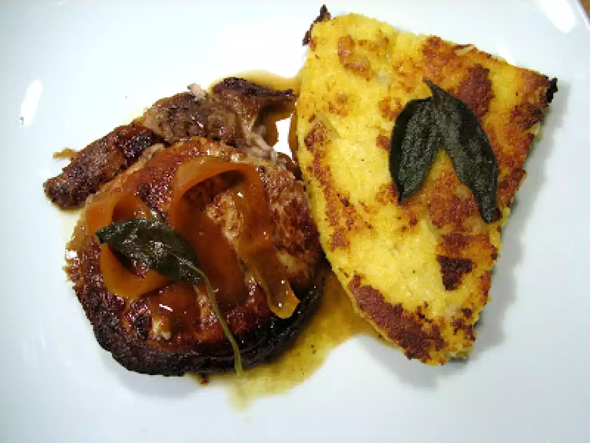 Carré de porc au vin blanc accompagné de Polenta façon Risotto au lait de sauge ...