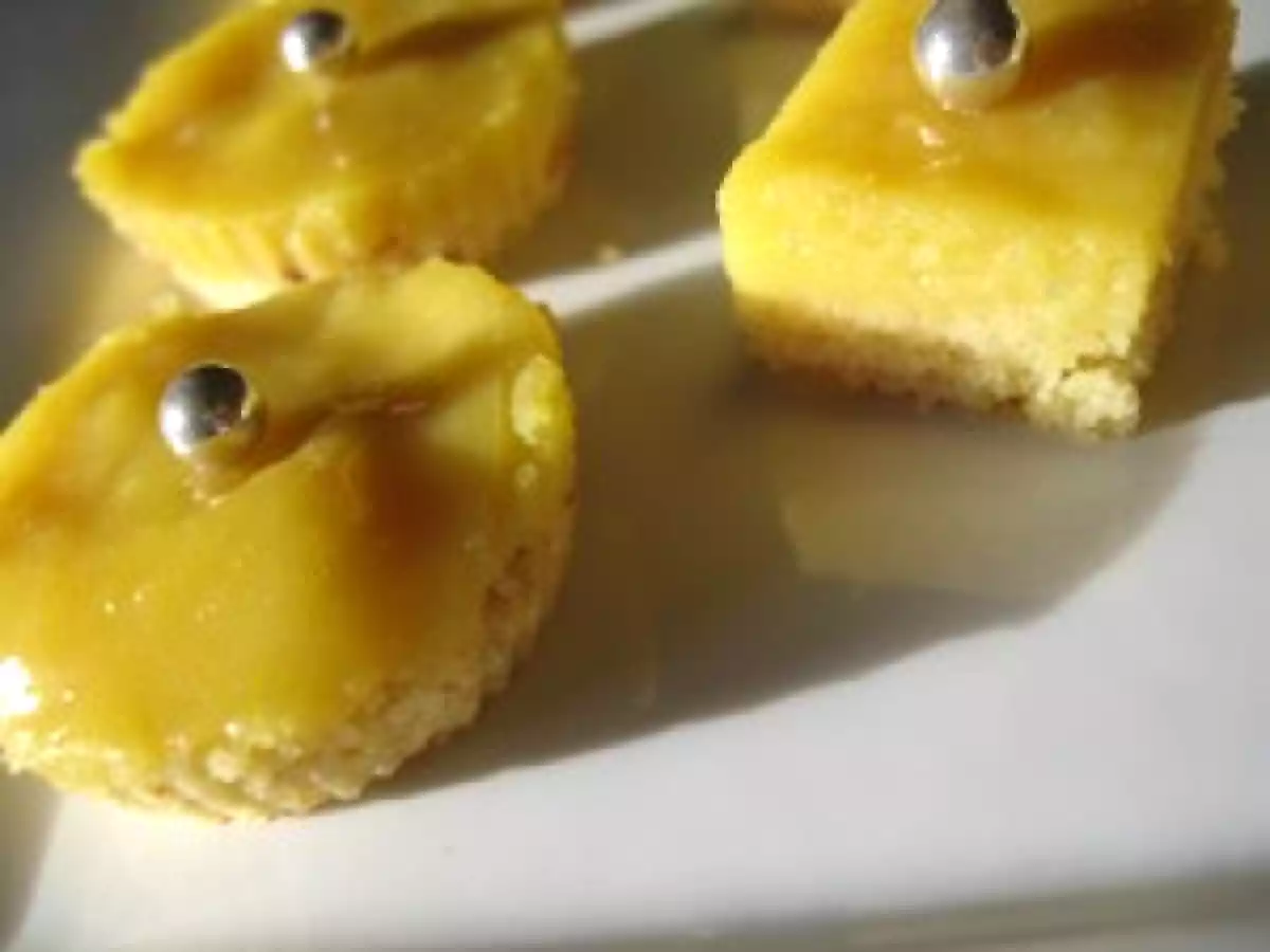 Carrés à l'ananas curd