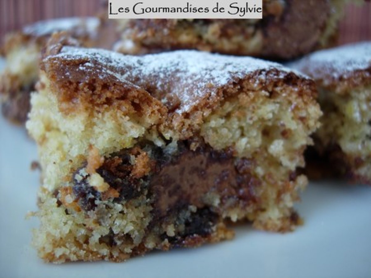 Carres Aux Amandes Pralinoise Et Raisins Secs Recette Ptitchef