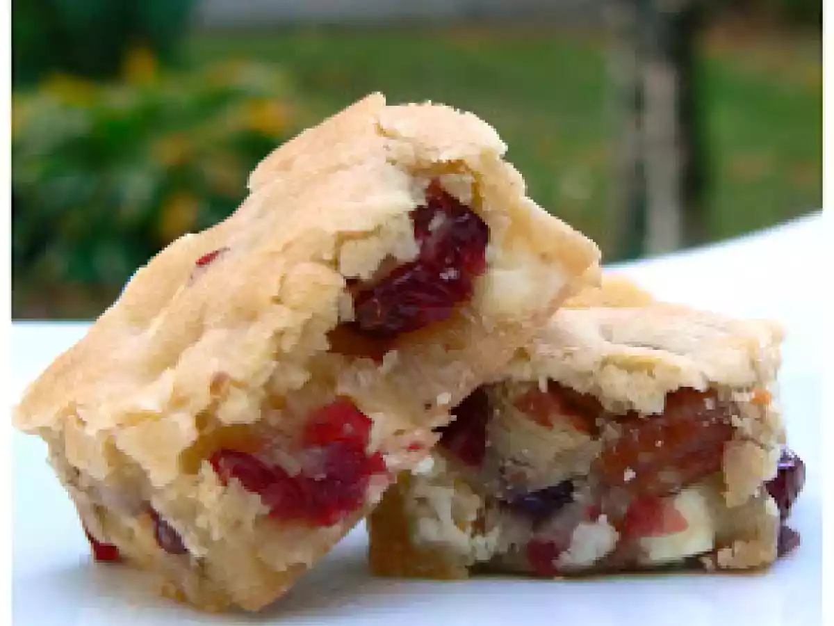 Carrés délicieux aux canneberges, pacanes et chocolat blanc