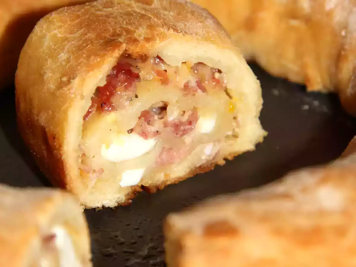 Casatiello napoletano