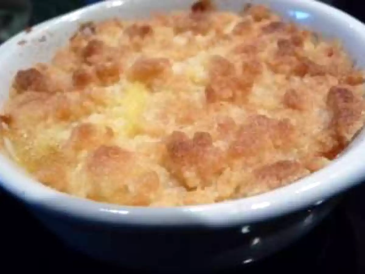 Cassolettes de crumble à l'ananas arrosé au rhum