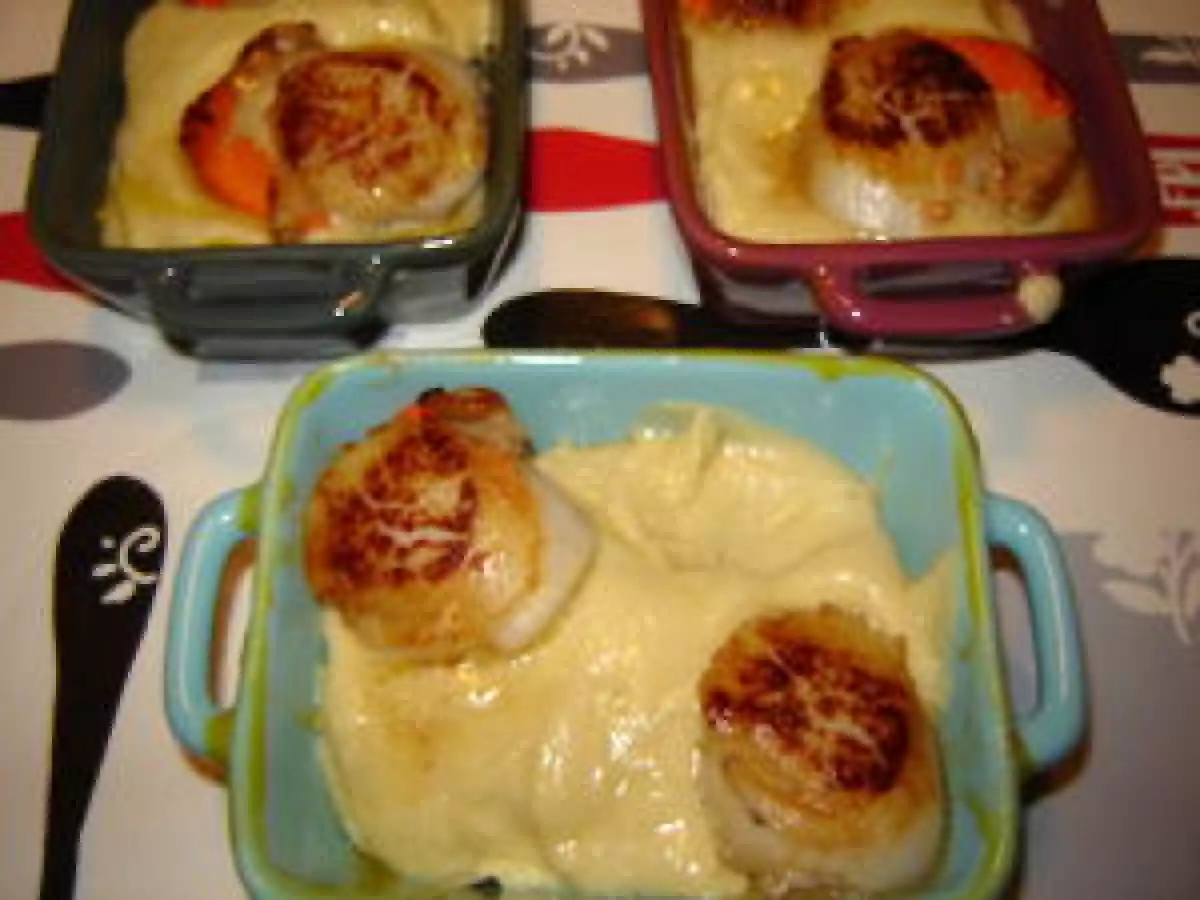 Cassolettes de Saint-Jacques aux poireaux