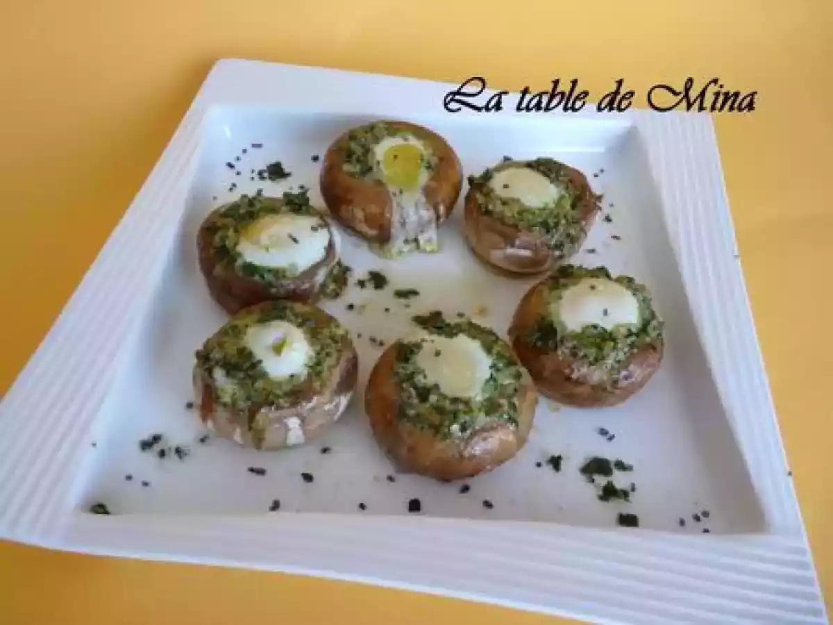 Champignons farcis au beurre persillé et oeufs de cailles
