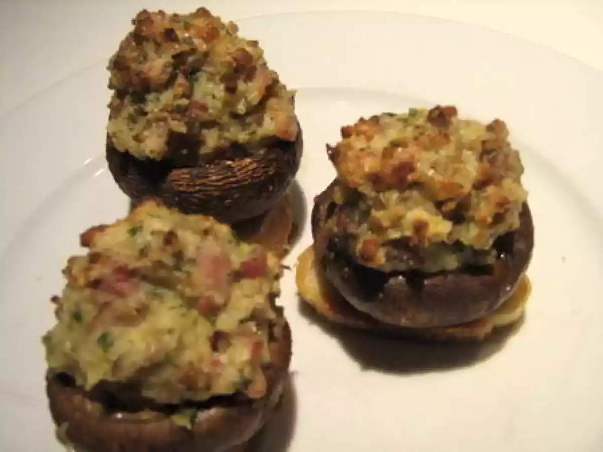 Champignons farcis au lard, echalotes et amandes - photo 2