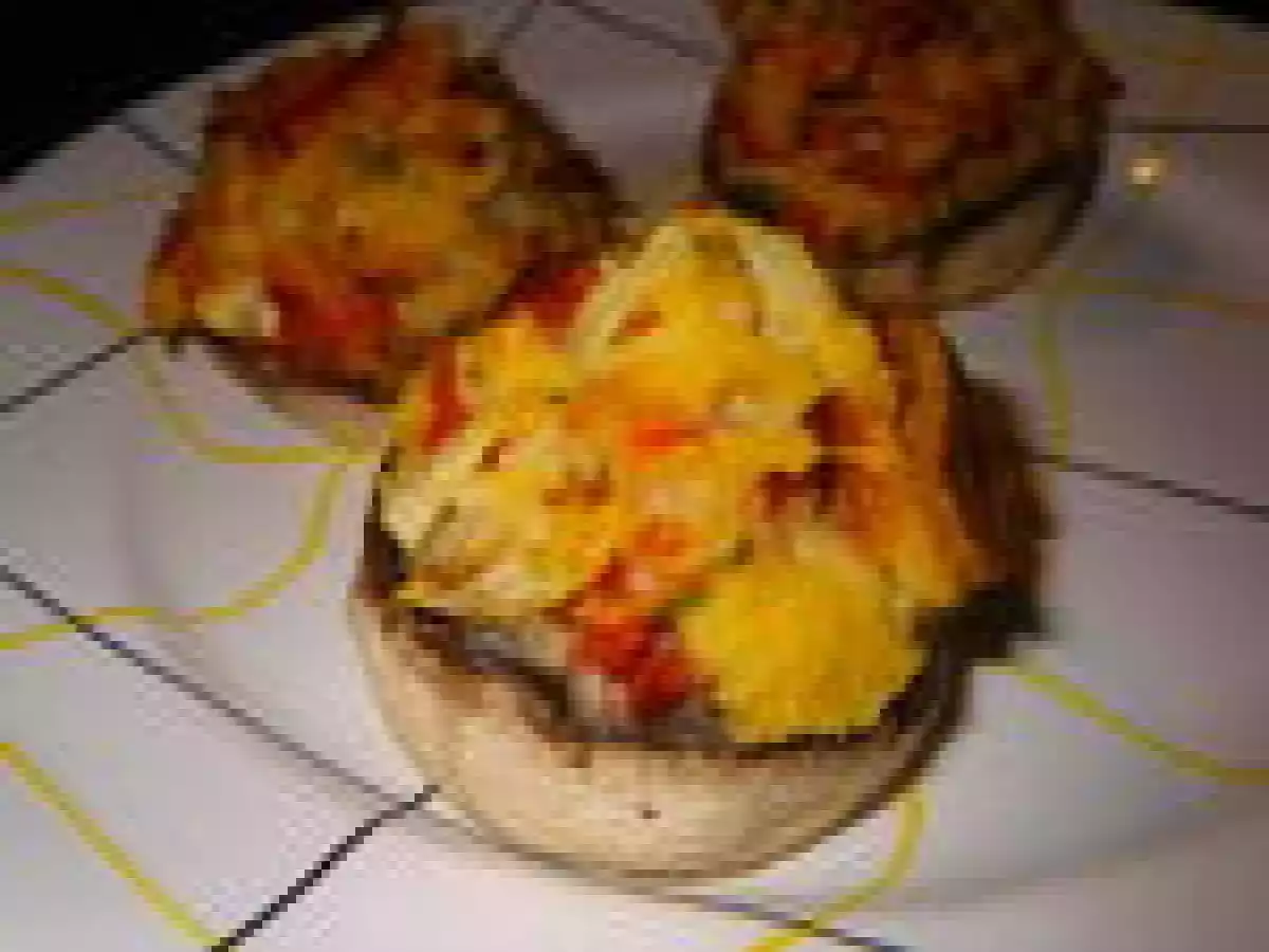 Champignons farcis au pain rassis et chorizo