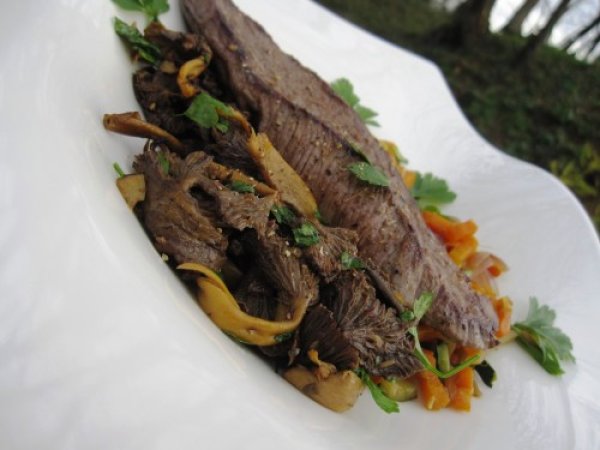Chanterelles Grises Brunoise De Carottes Pour Accompagner Une Viande Recette Ptitchef