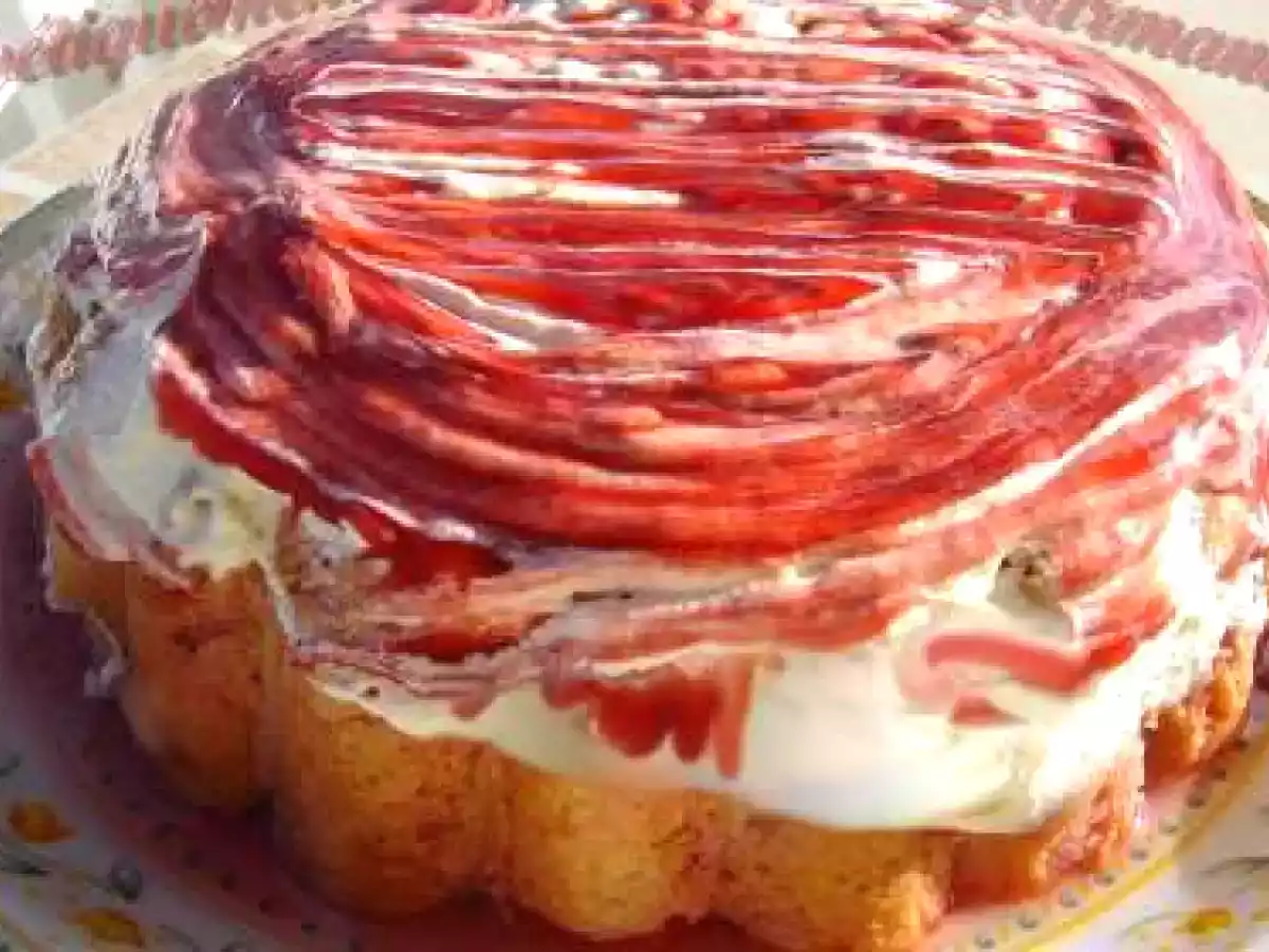 Charlotte à la framboise et chantilly