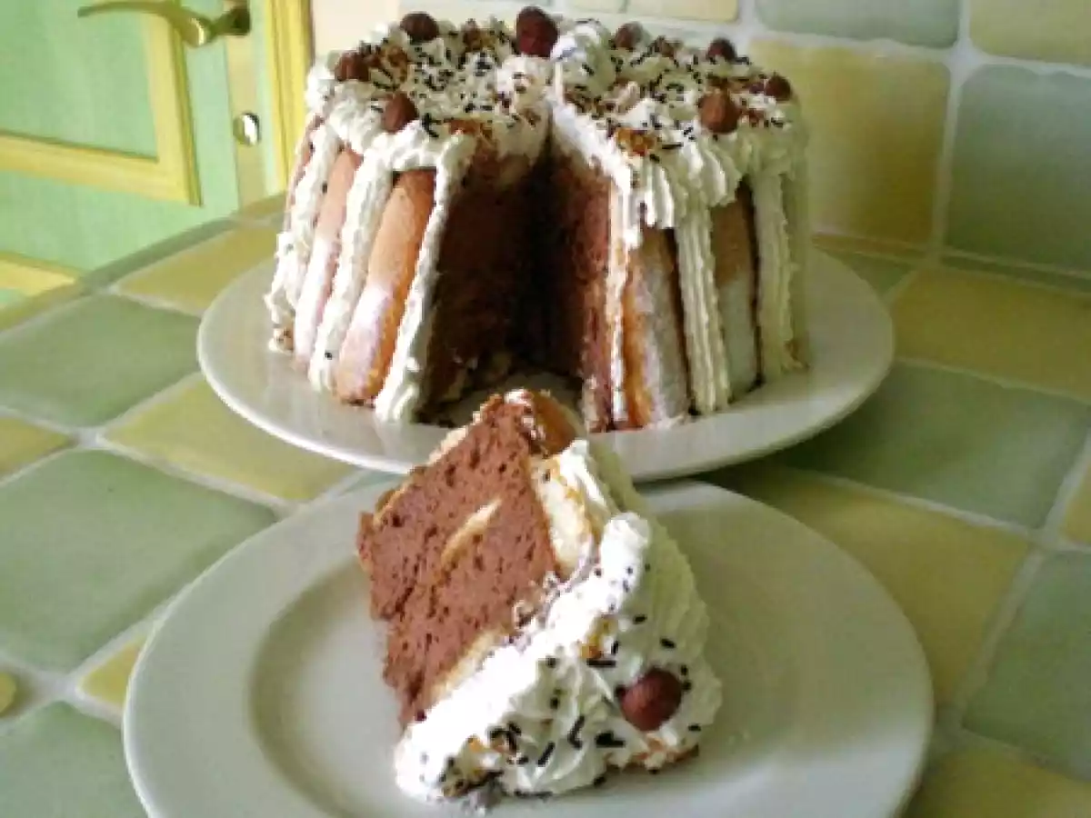 CHARLOTTE AU CHOCOLAT AU LAIT