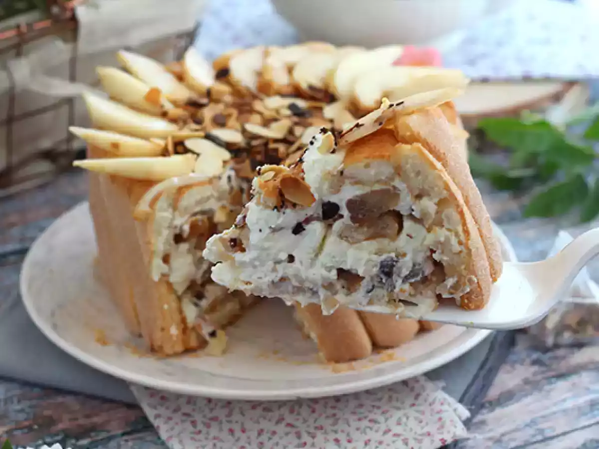 Charlotte aux poires et amandes grillées - photo 4