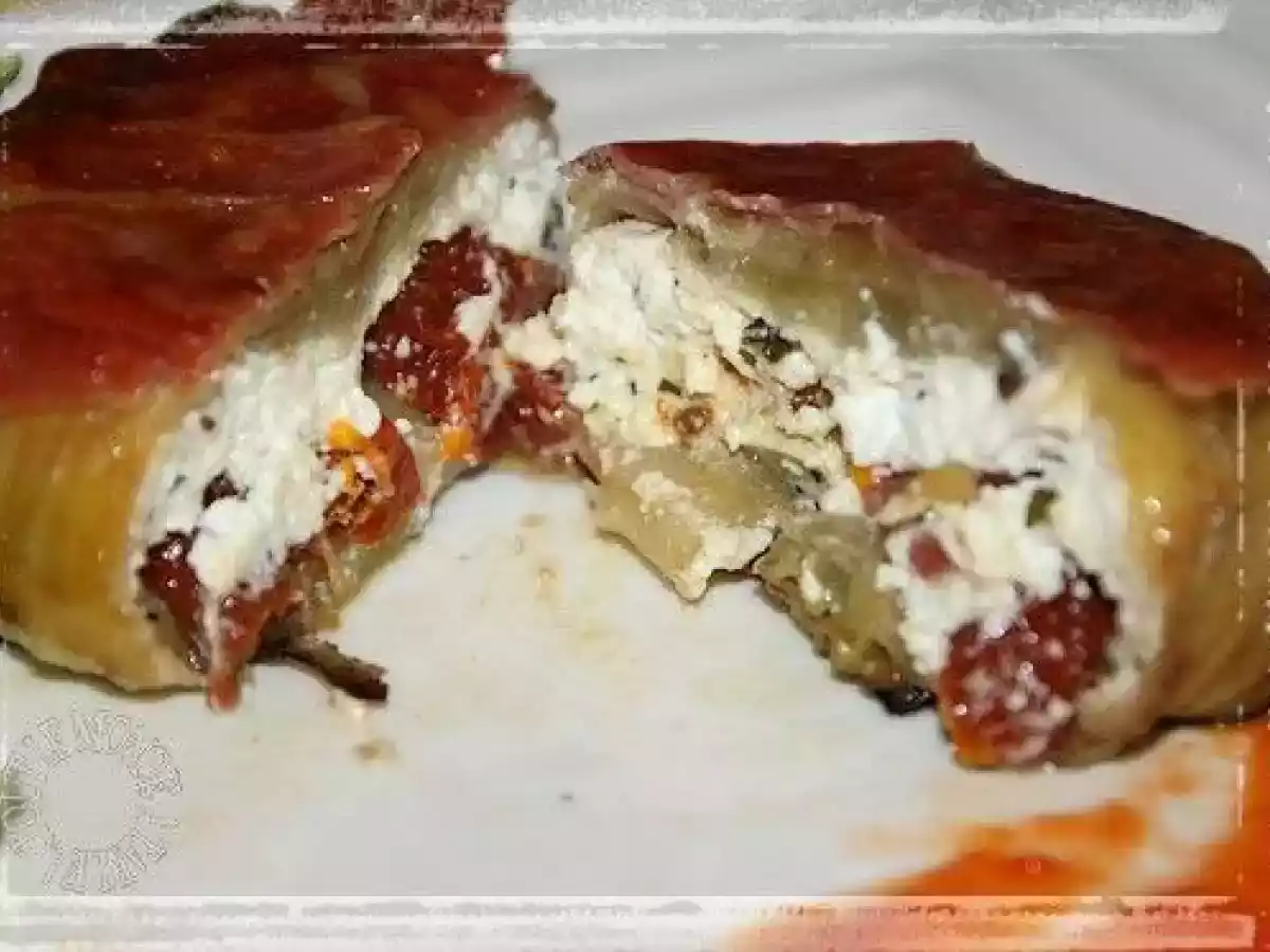 Charlotte d'aubergine à la ricotta, basilic et jambon cru