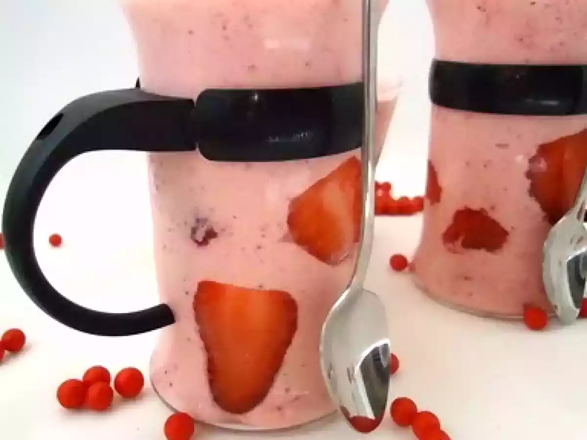 CHARLOTTE DE FRAISES A LA MENTHE