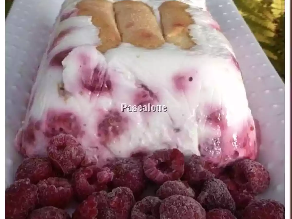 Charlotte légère aux framboises