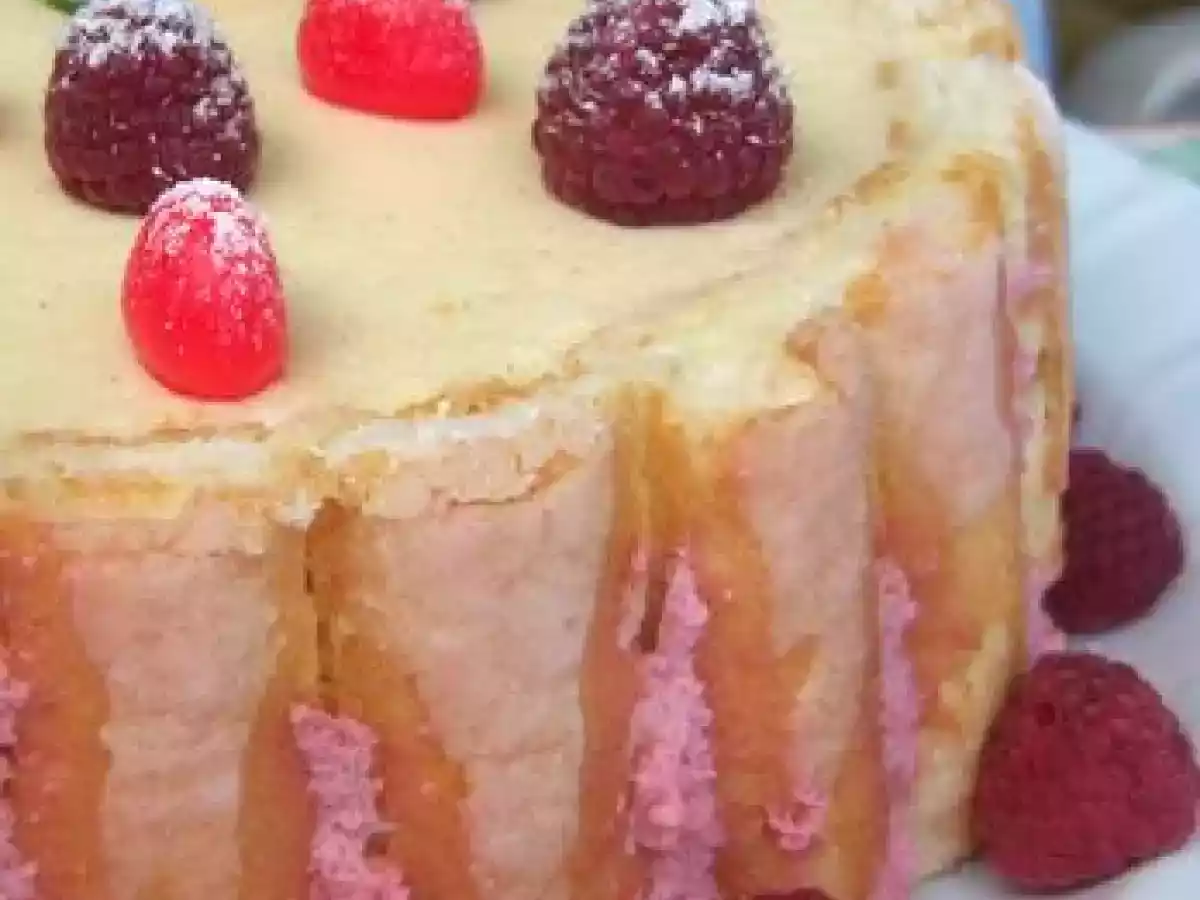 Charlotte vanille mascarpone et fraises pour l'anniversaire de mon homme ! - photo 3