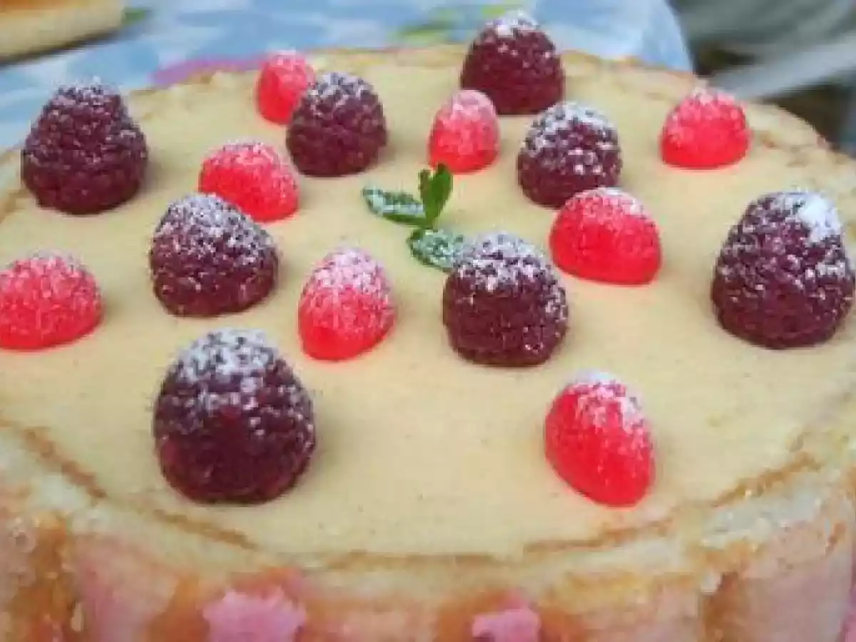 Charlotte vanille mascarpone et fraises pour l'anniversaire de mon homme ! - photo 4