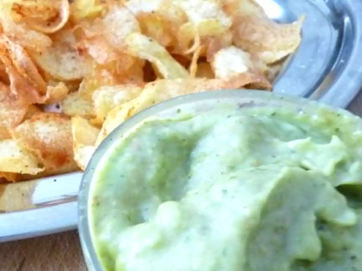 Chaud l'apéro: guacamole et ses chips...