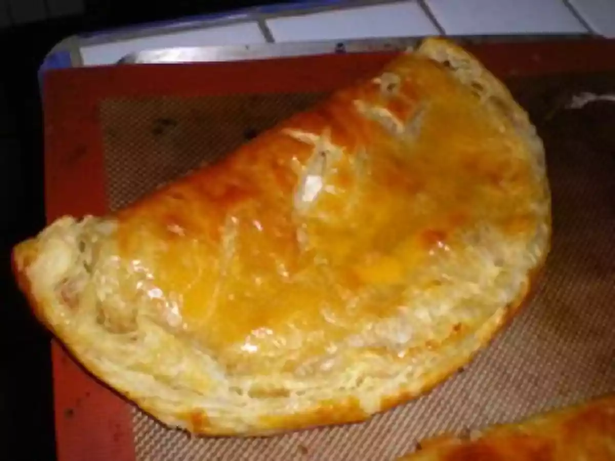 Chausson au jambon, chèvre et crème fraiche