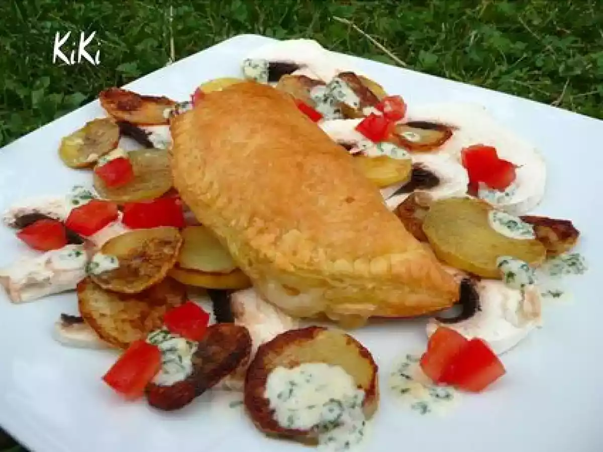 CHAUSSON BAROUSSE, CHAMPiGNON DE PARiS ET JAMBON CRU