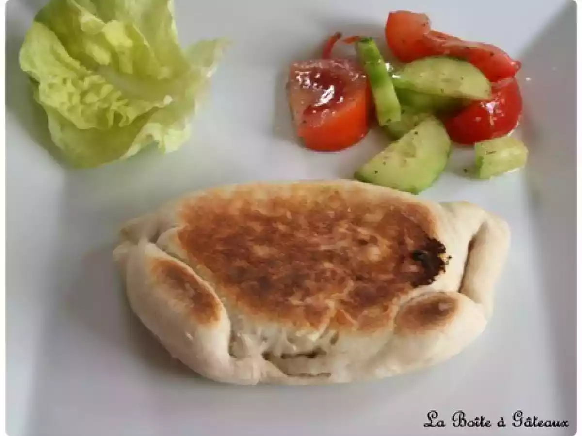 Chaussons à la feta et aux olives