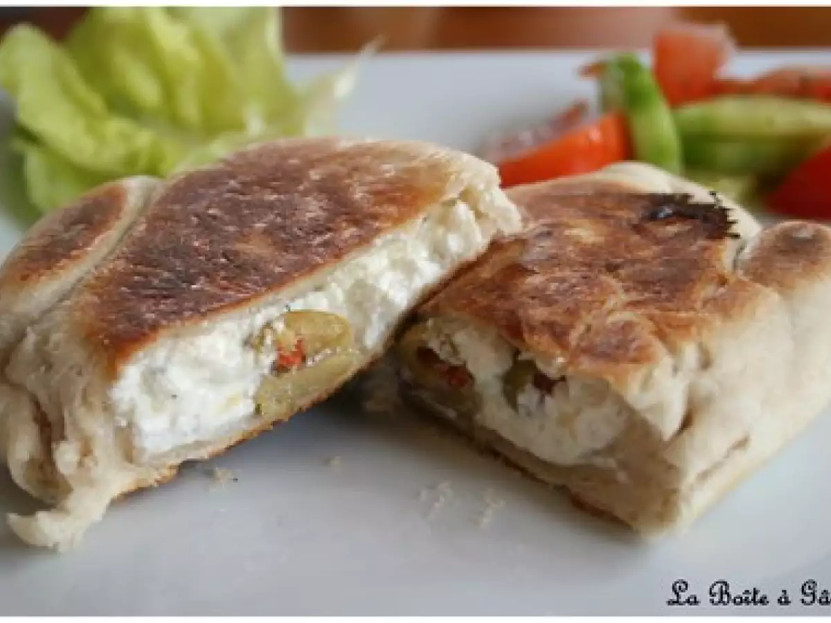 Chaussons à la feta et aux olives - photo 2