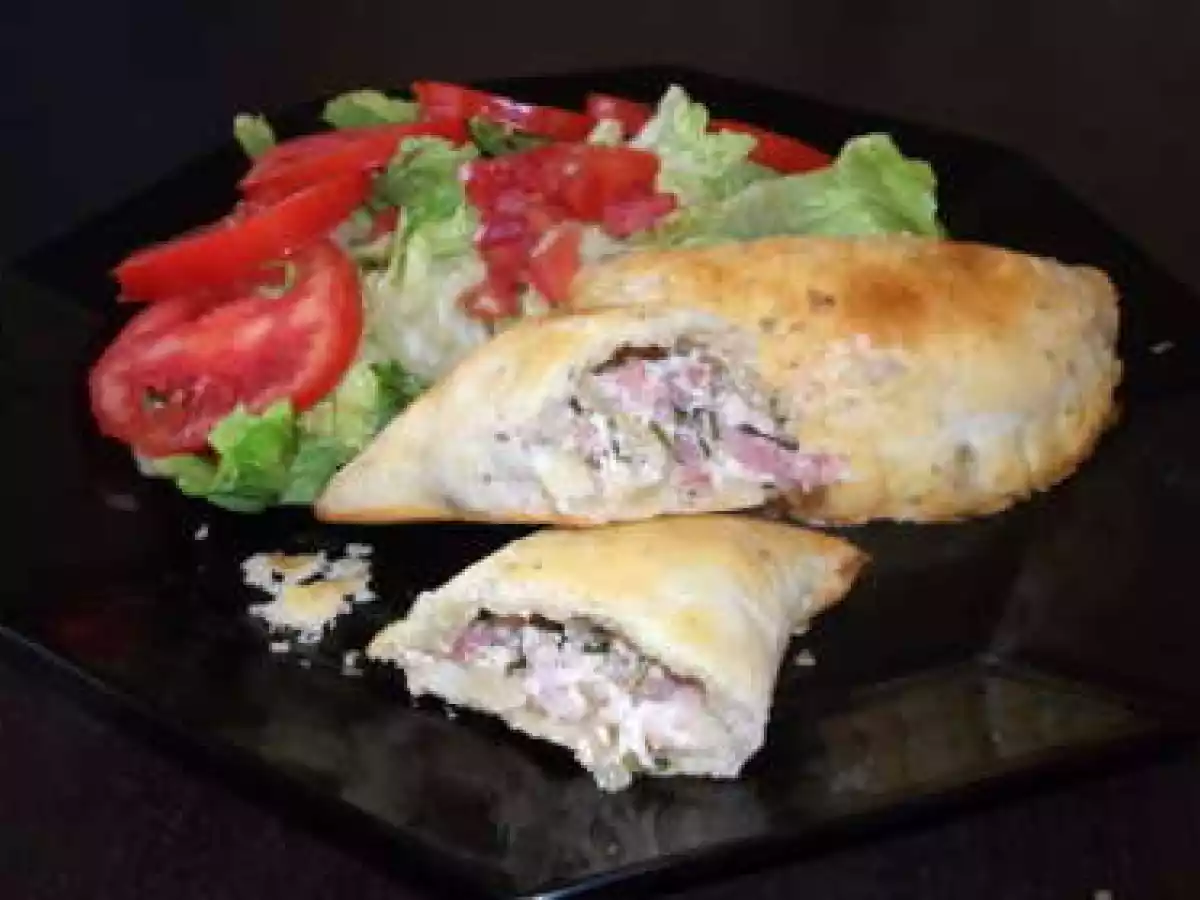 Chaussons au mascarpone lardons oignons