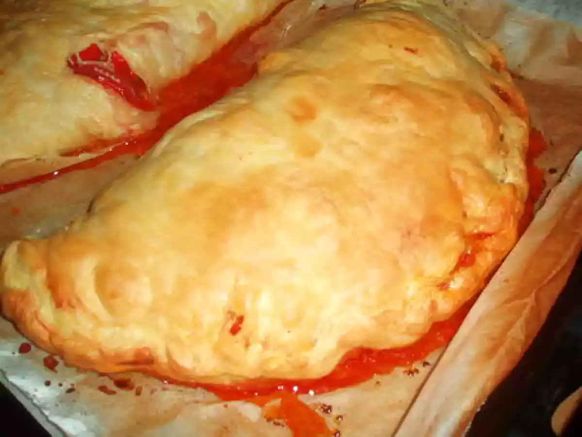 Chaussons aux merguez et aux poivrons