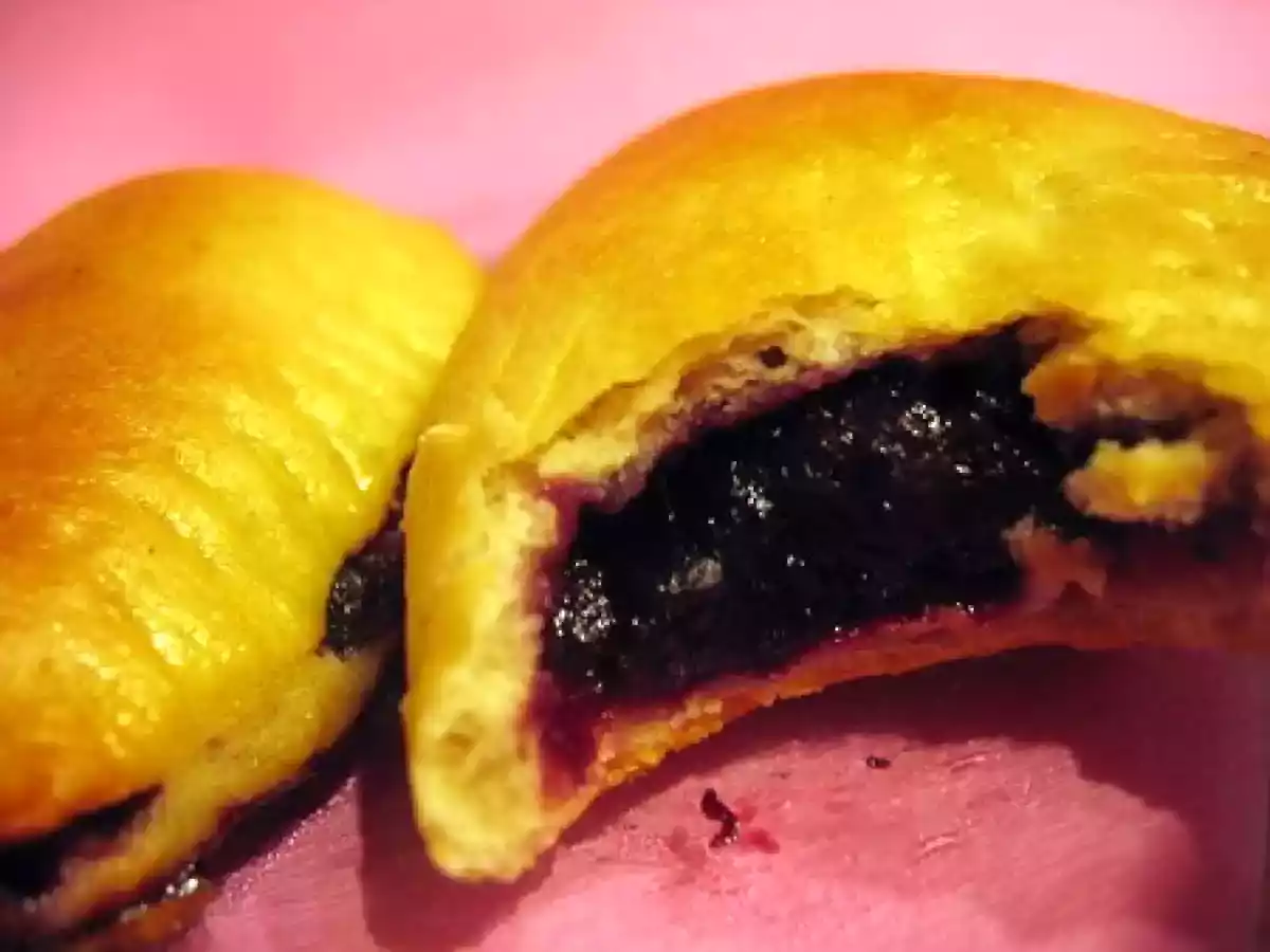 Chaussons briochés aux pommes et myrtilles