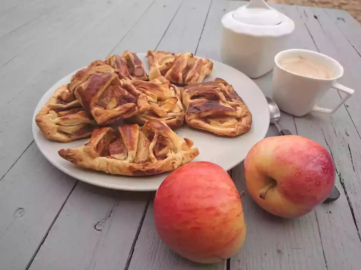 Chaussons de pommes à la crème et cannelle