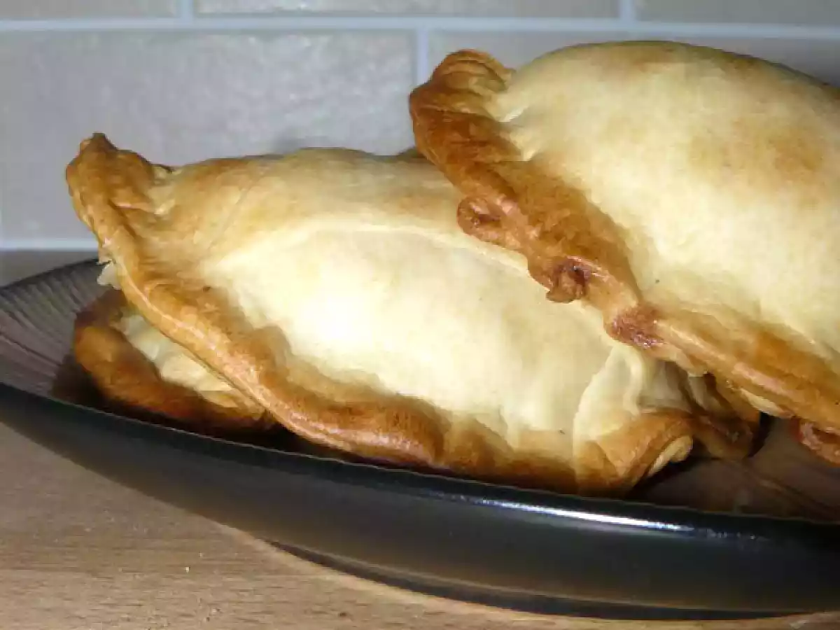 Chaussons poireaux lardons.