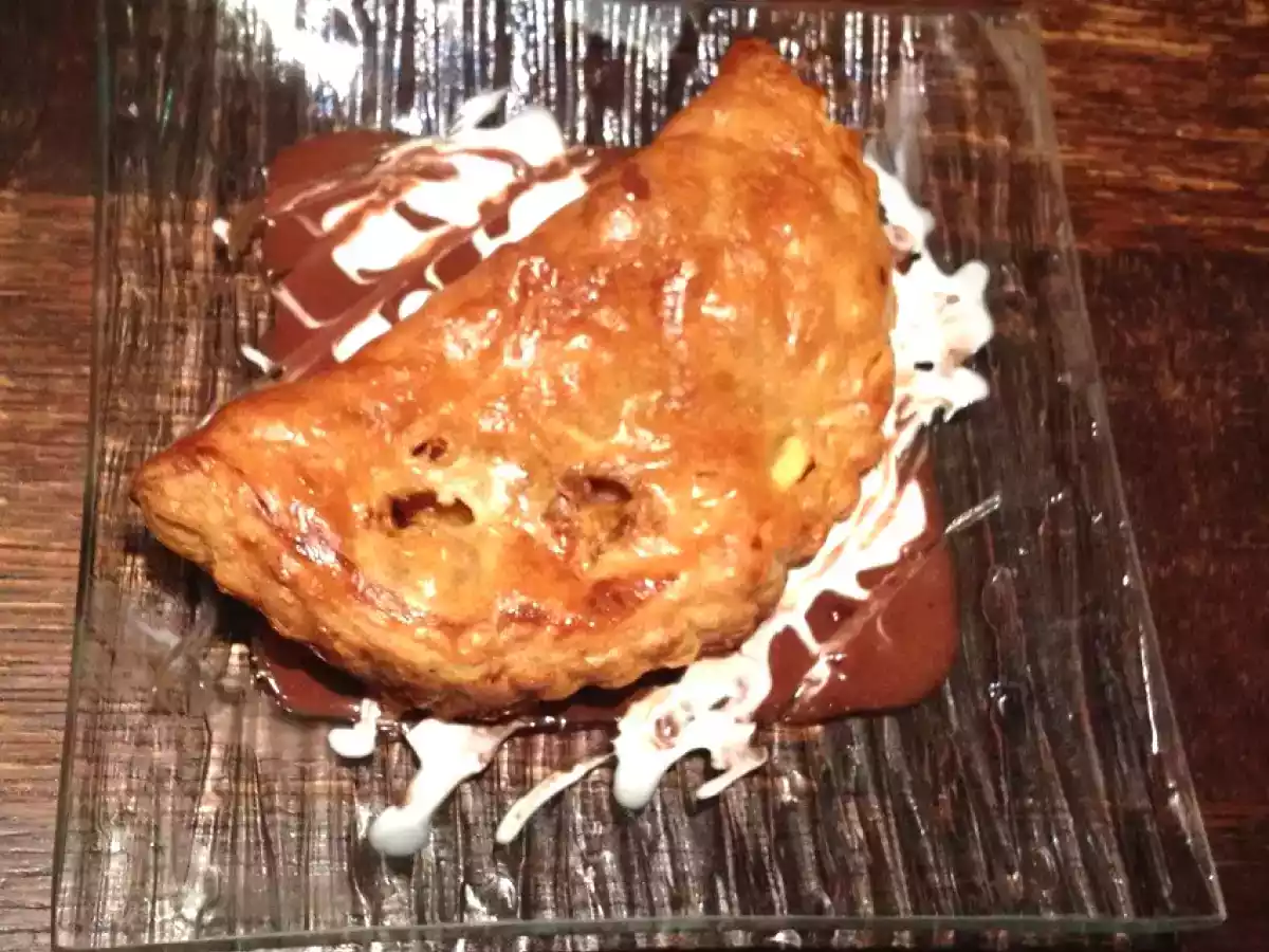 Chaussons pommes, miel, amandes