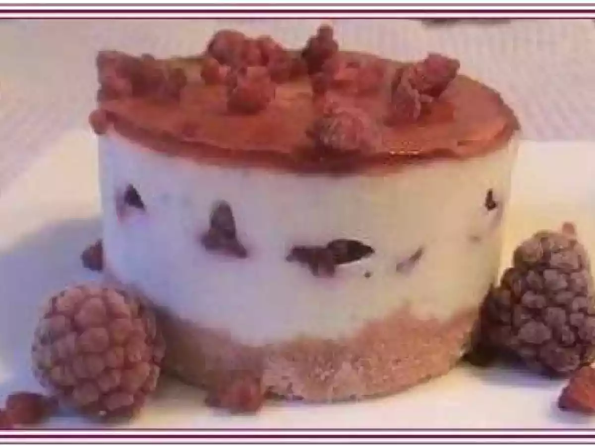 Chease cake sans cuisson aux éclats de framboises