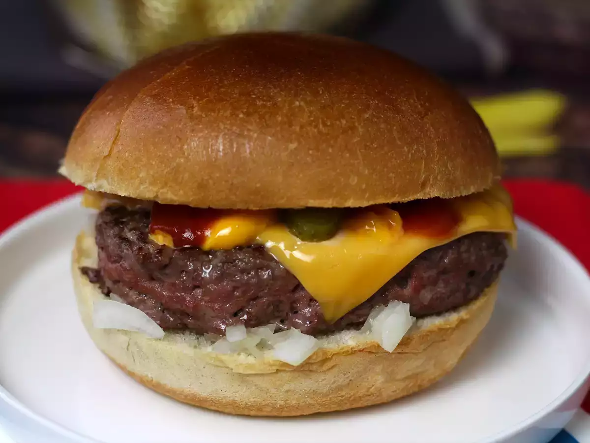 Cheeseburger, le célèbre burger que tout le monde aime! - photo 5
