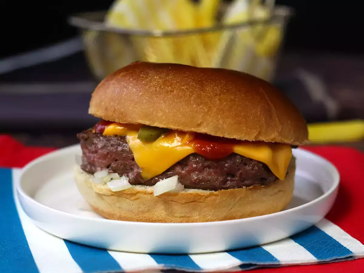 Cheeseburger, le célèbre burger que tout le monde aime! - photo 6