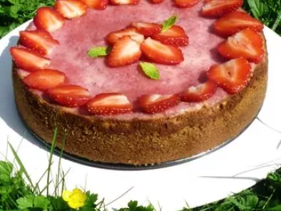 Cheesecake aux fraises. doux. crémeux.