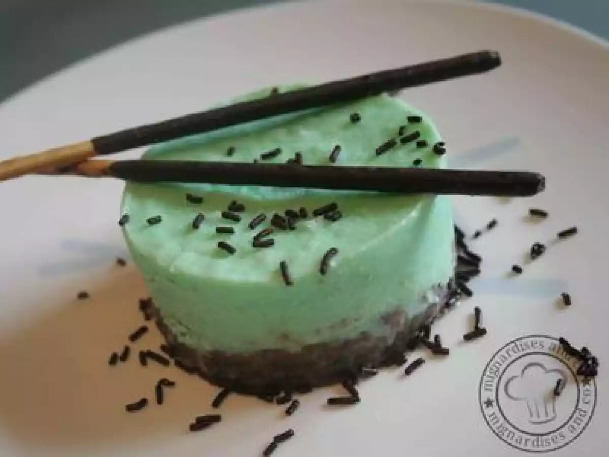 CHEESECAKE MENTHE-CHOCOLAT FACON AFTER-EIGHT